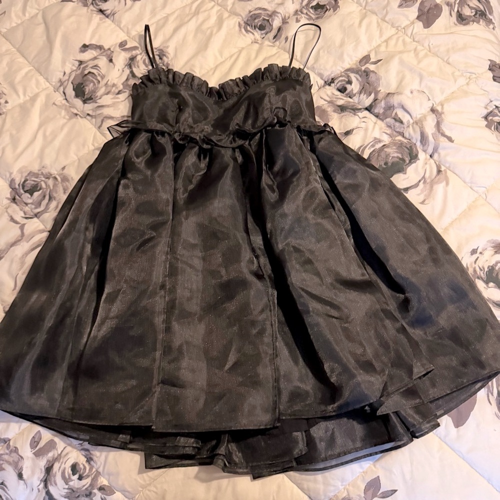 Selkie Rosebud Dress in Black - Picture 2 of 7